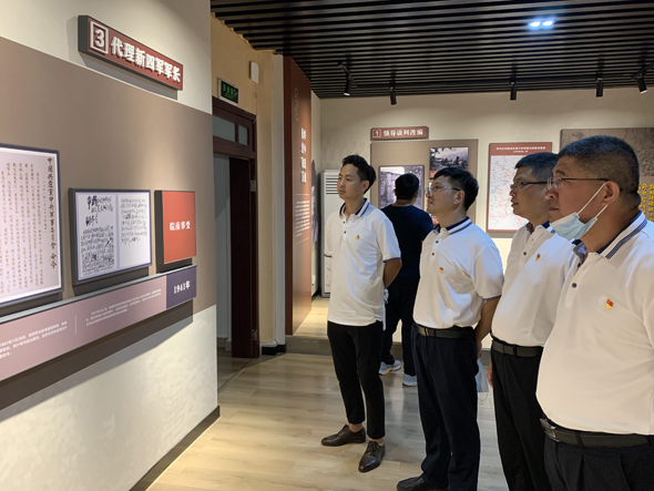 1625824460.jpg 3、察看展覽.jpg